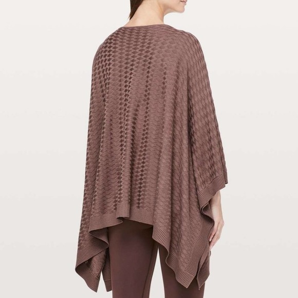 LULULEMON Divinity Poncho Woven Spanish Oak Mauve {X53} - Picture 3 of 7
